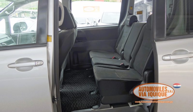 
								TOYOTA VOXY AÑO 2008 full									