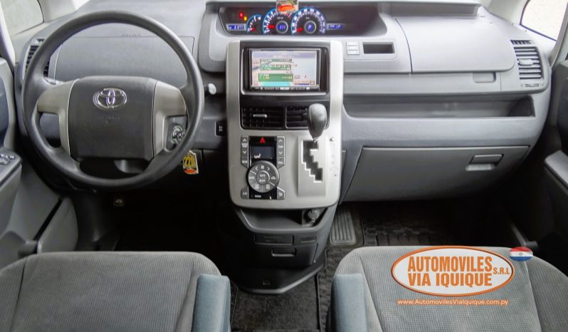 
								TOYOTA VOXY AÑO 2008 full									