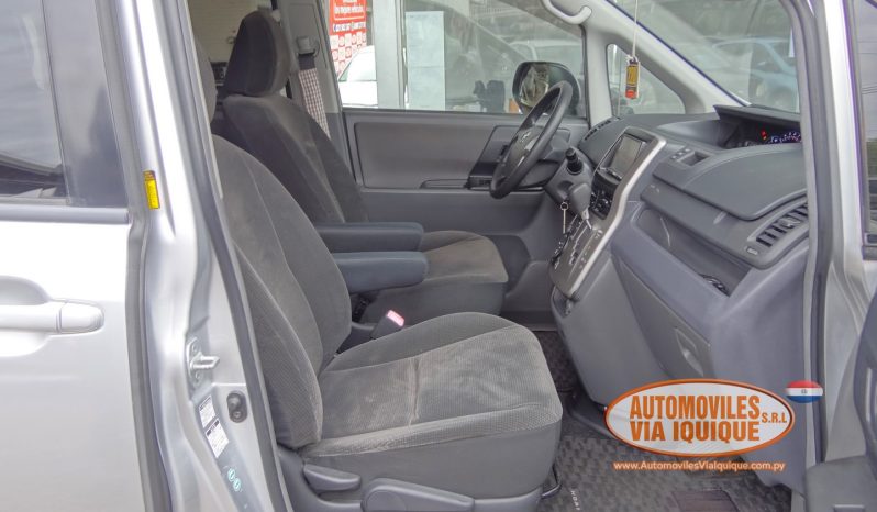 
								TOYOTA VOXY AÑO 2008 full									