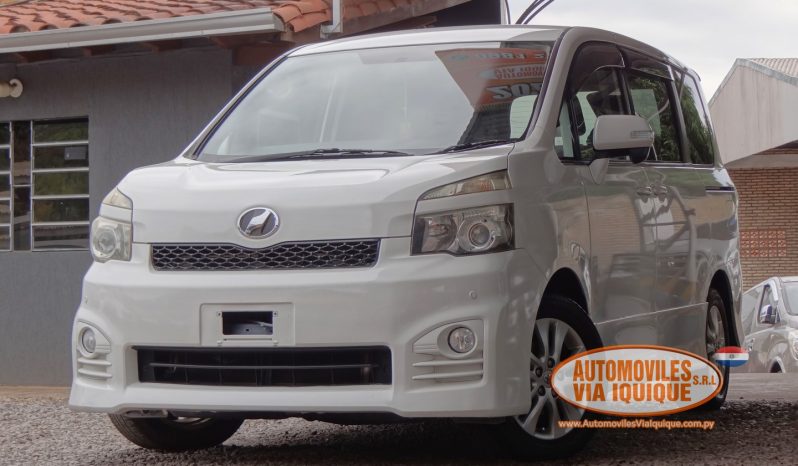 
								TOYOTA VOXY AÑO 2010 full									
