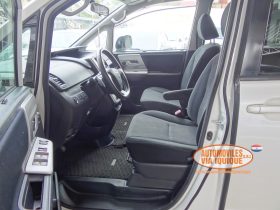 TOYOTA VOXY AÑO 2010