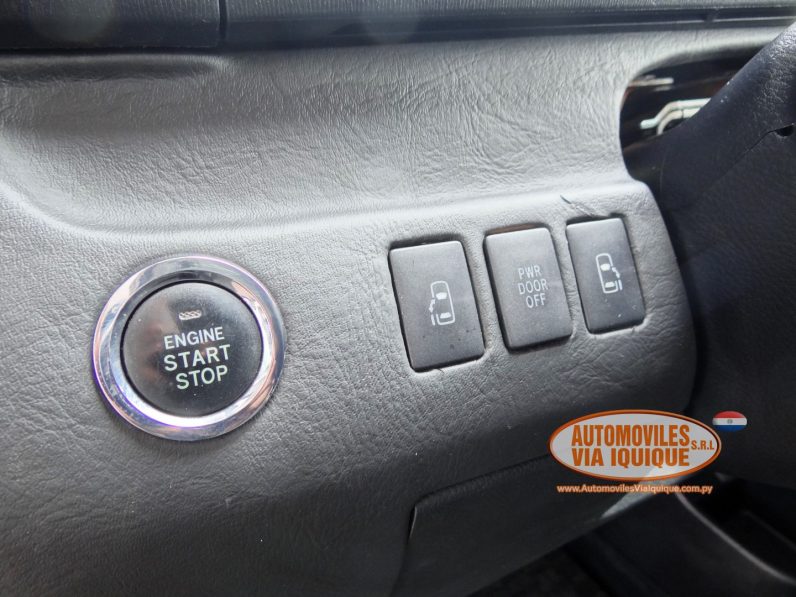 
								TOYOTA VOXY AÑO 2010 full									