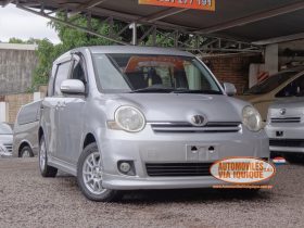 TOYOTA SIENTA AÑO 2009