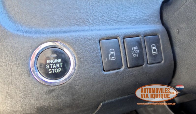 
								TOYOTA VOXY AÑO 2010 full									