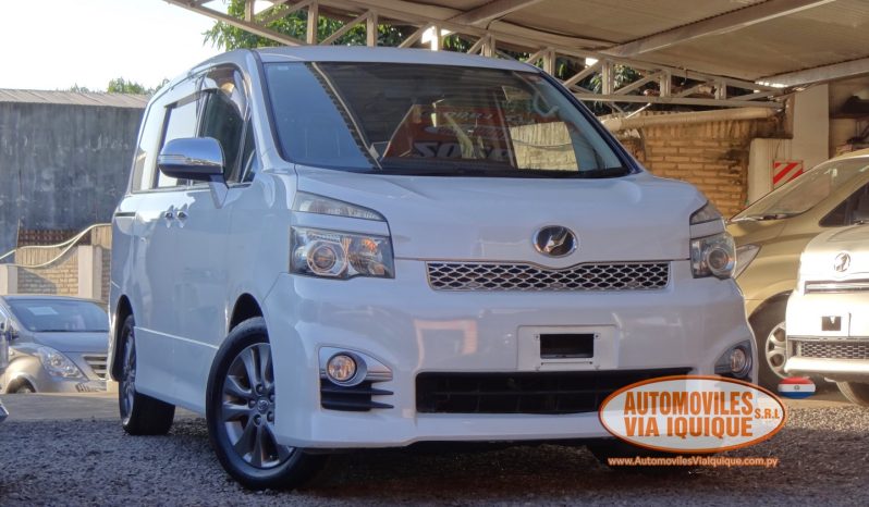 
								TOYOTA VOXY AÑO 2010 full									