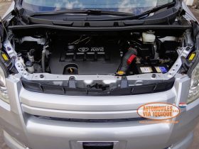 TOYOTA NOAH AÑO 2008