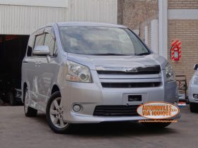 TOYOTA NOAH AÑO 2008