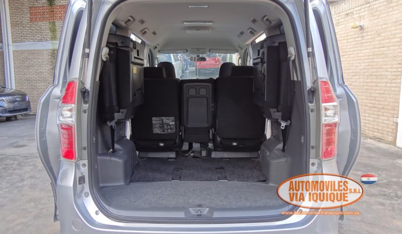 
								TOYOTA NOAH AÑO 2008 full									