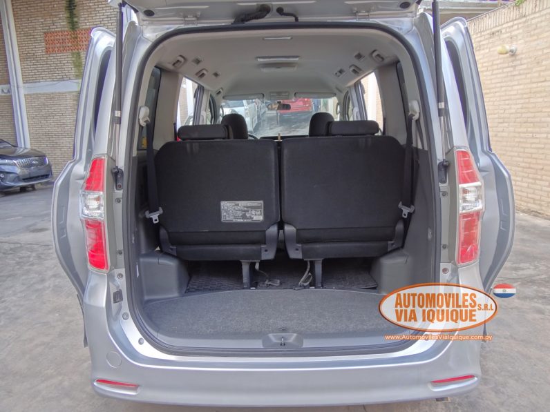 
								TOYOTA NOAH AÑO 2008 full									