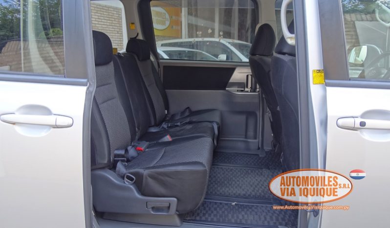 
								TOYOTA NOAH AÑO 2008 full									