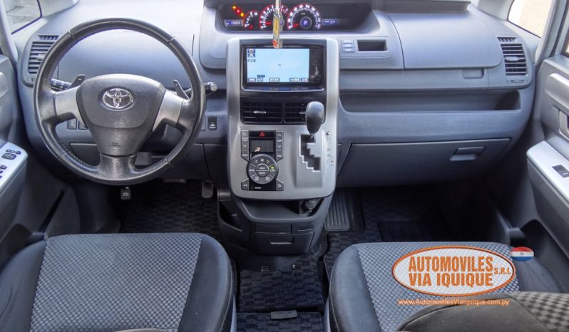 
								TOYOTA NOAH AÑO 2008 full									