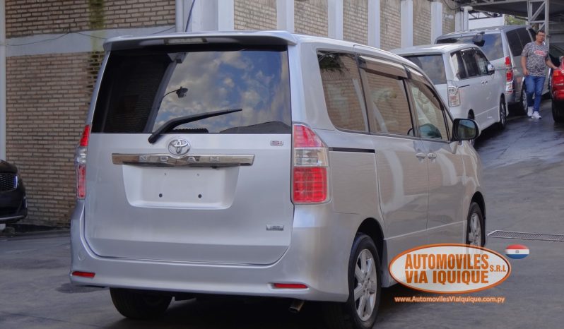 
								TOYOTA NOAH AÑO 2008 full									