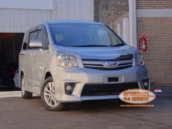 TOYOTA NOAH AÑO 2010