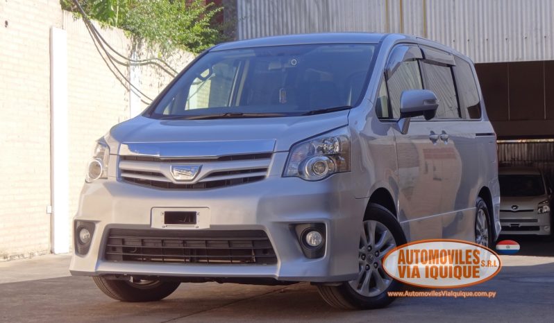 
								TOYOTA NOAH AÑO 2010 full									