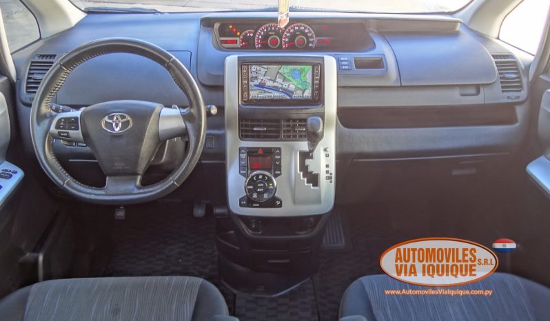
								TOYOTA NOAH AÑO 2010 full									