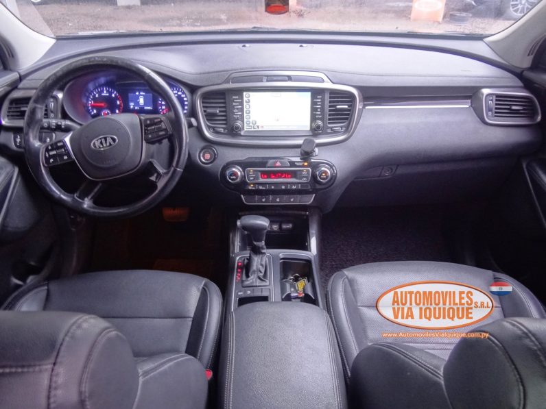 
								KIA SORENTO AÑO 2018 full									