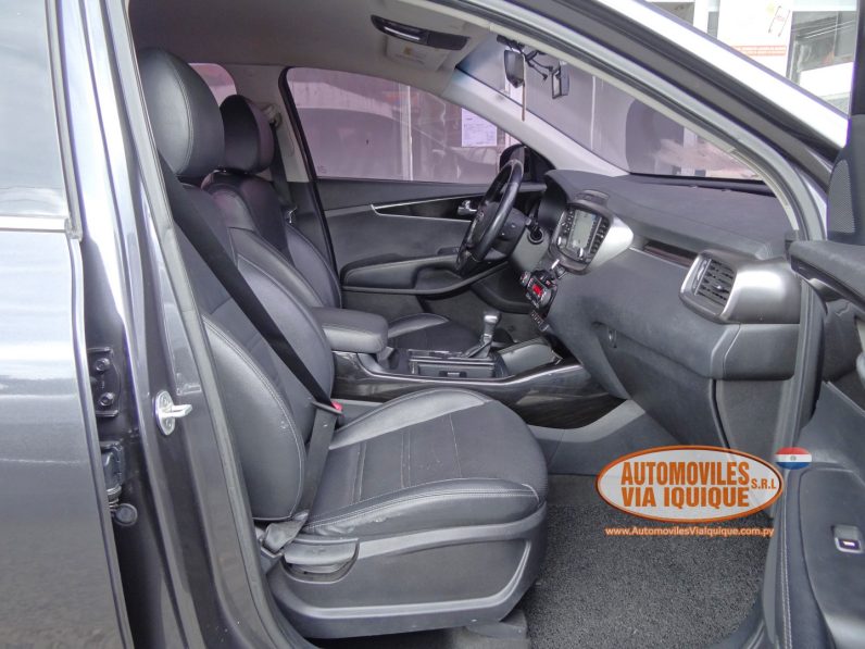 
								KIA SORENTO AÑO 2018 full									