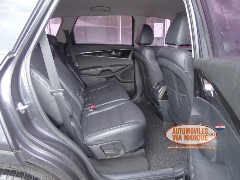 
								KIA SORENTO AÑO 2018 full									