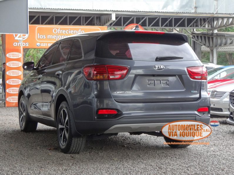 
								KIA SORENTO AÑO 2018 full									