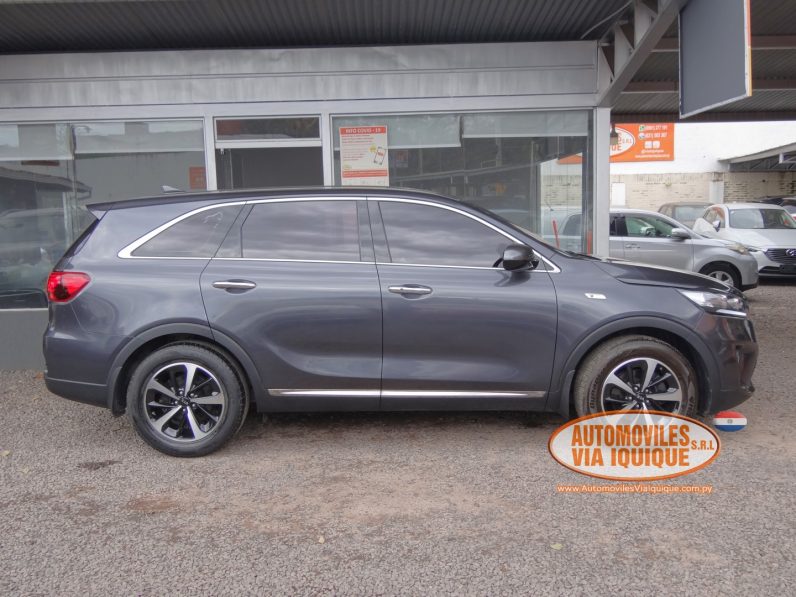 
								KIA SORENTO AÑO 2018 full									