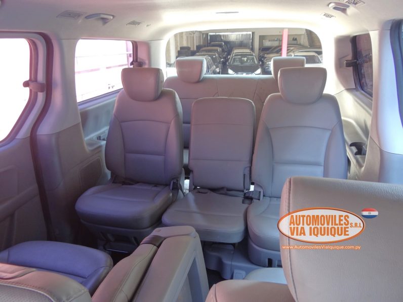 
								HYUNDAI STAREX AÑO 2017 full									