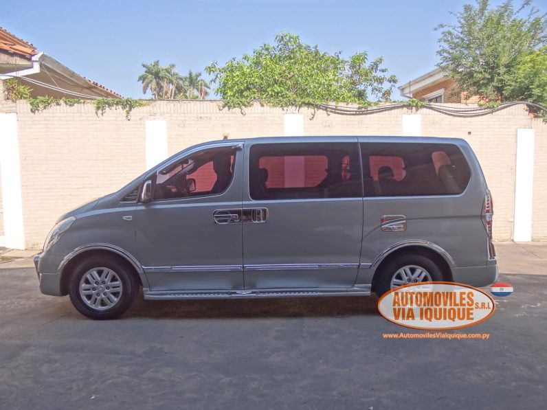
								HYUNDAI STAREX AÑO 2017 full									