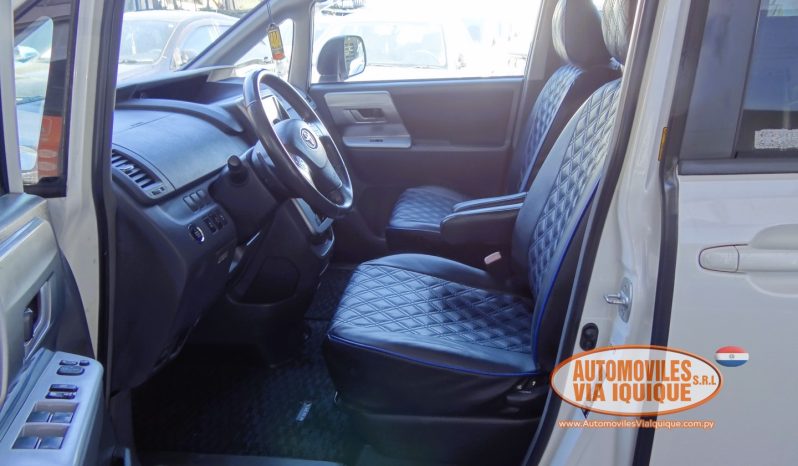 
								TOYOTA VOXY AÑO 2008 full									