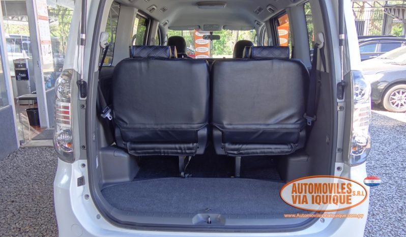 
								TOYOTA VOXY AÑO 2008 full									