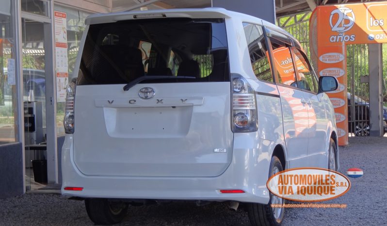 
								TOYOTA VOXY AÑO 2008 full									