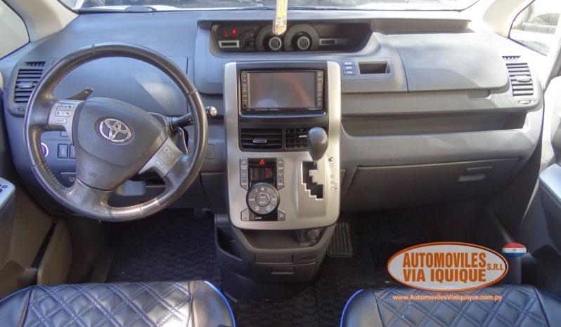 
								TOYOTA VOXY AÑO 2008 full									