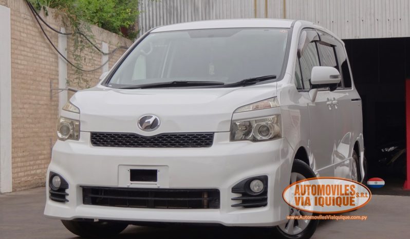 
								TOYOTA VOXY AÑO 2010 full									