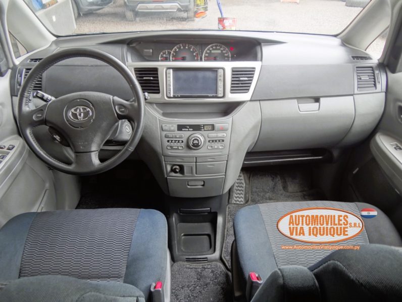 
								TOYOTA VOXY AÑO 2006 full									