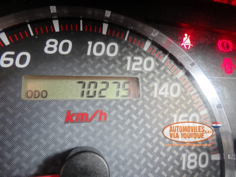 
								TOYOTA VOXY AÑO 2006 full									