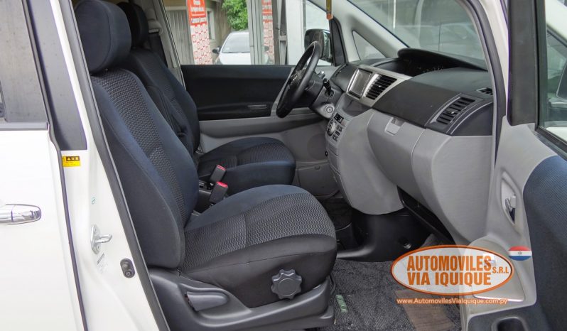 
								TOYOTA VOXY AÑO 2006 full									