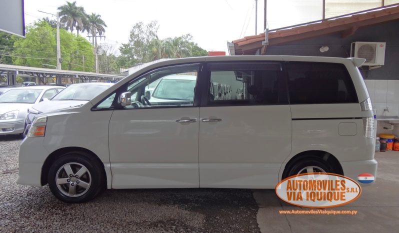 
								TOYOTA VOXY AÑO 2006 full									