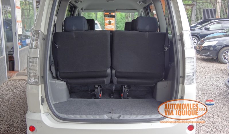 
								TOYOTA VOXY AÑO 2006 full									