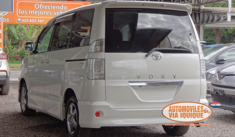 
								TOYOTA VOXY AÑO 2006 full									