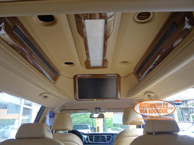 
								KIA CARNIVAL LIMO AÑO 2015 full									