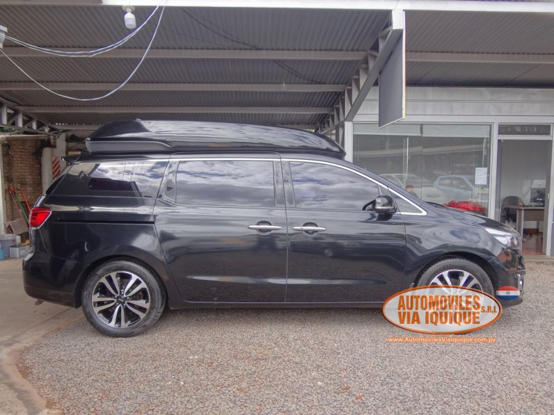 
								KIA CARNIVAL LIMO AÑO 2015 full									